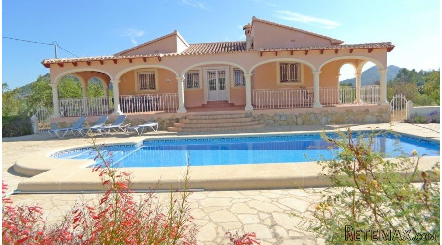 This stunning and impressive villa on one level for sale is.. - 3