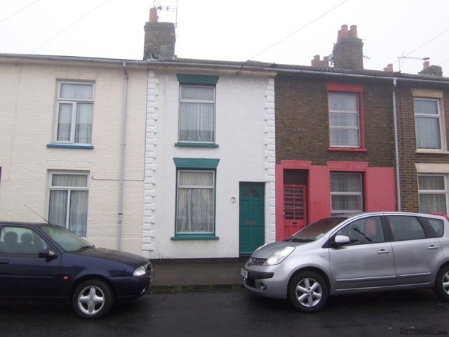 2 bedroom house in SHEERNESS