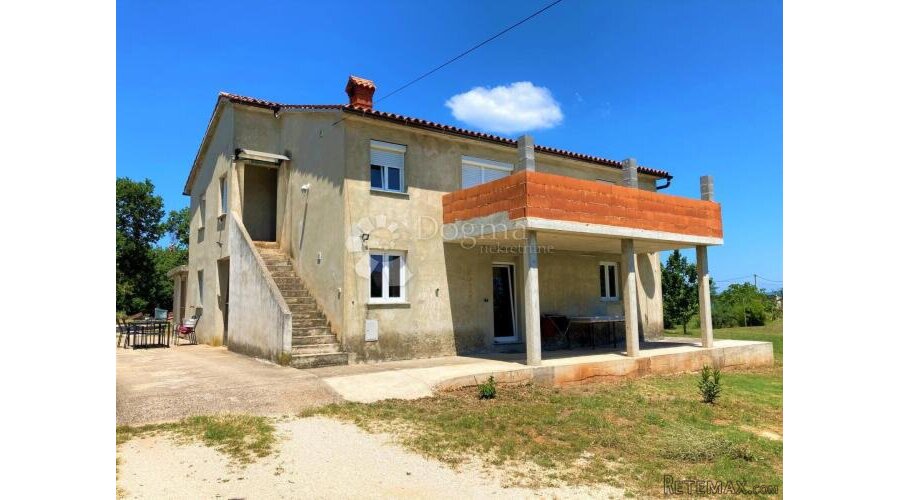 Kuća sa zemljištem beskrajnih mogućnosti