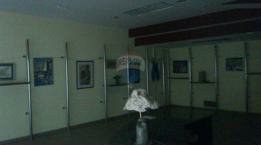 POSLOVNI PROSTOR-56.80M2 U CENTRU ZA NAJAM