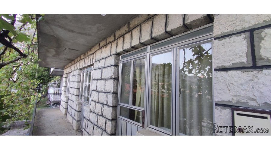 Prodajem dve kuce u Sutomoru - 4