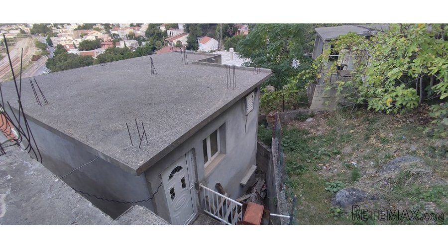 Prodajem dve kuce u Sutomoru - 5