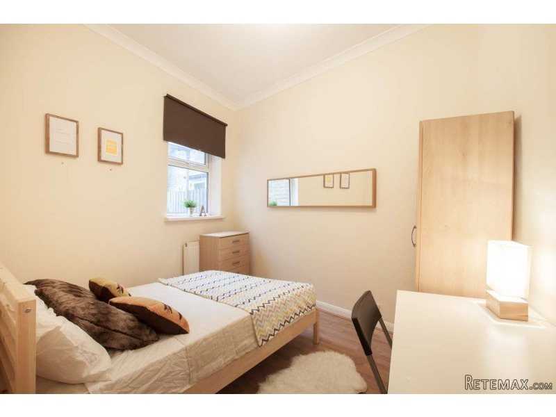 Single with double bed near East Ham..