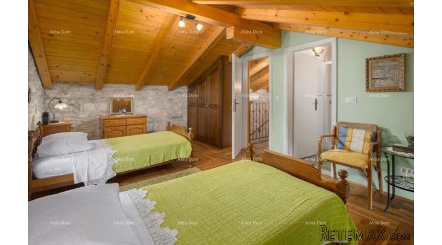 Prodaje se kuća sa bazenom, Tinjan - 5