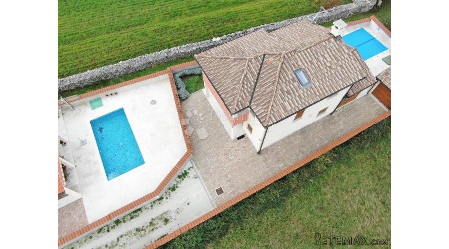 MARČANA KUĆA ZA ODMOR SA BAZENOM - 3