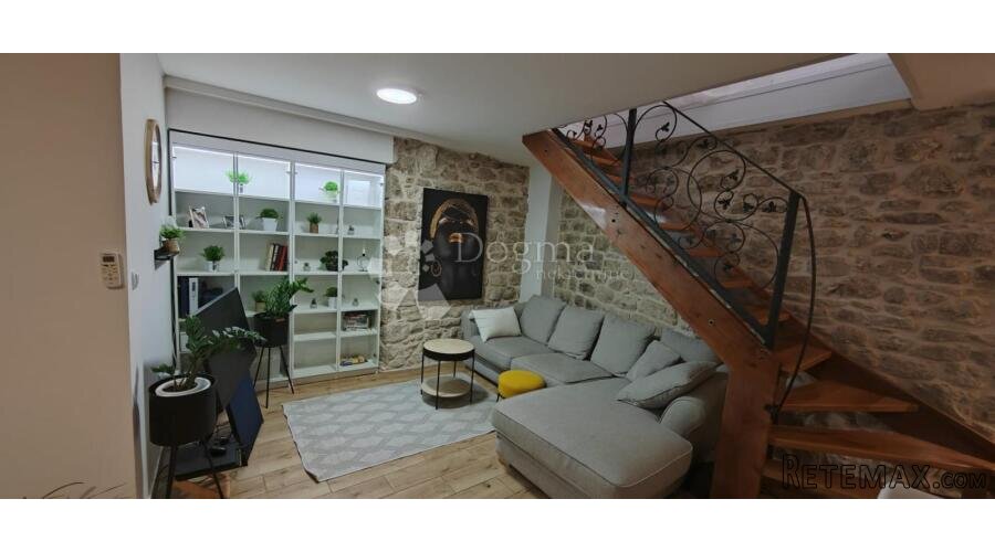 Renovirana kamena kuća u centru Kaštel starog - 3