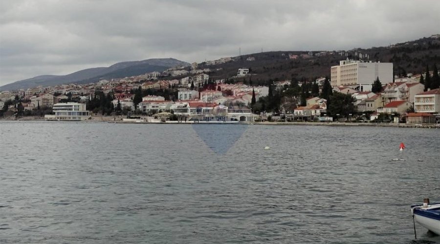 Selce - ekskluzivan stan, prvi red do mora ! - 7
