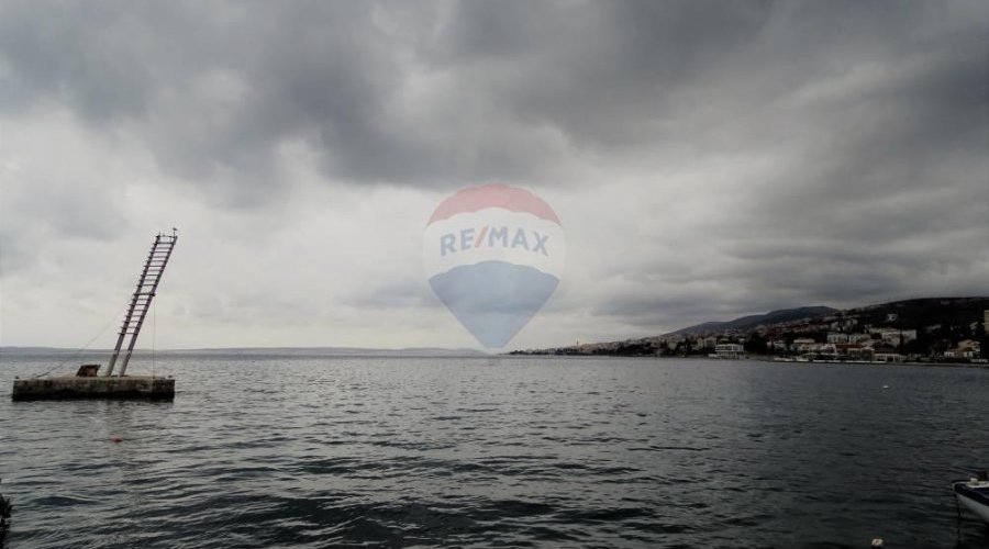 Selce - ekskluzivan stan, prvi red do mora ! - 8