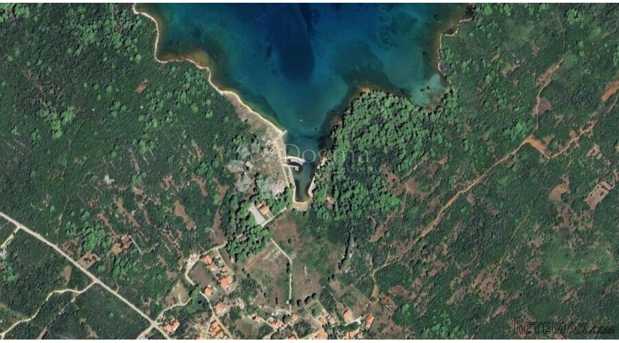 Zemljište drugi red od mora - Molat - 2