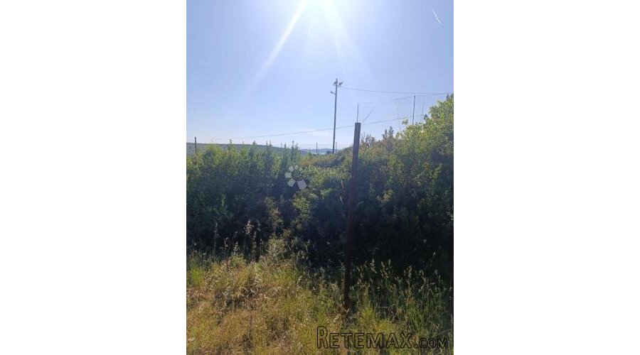 Debeljak - Građevinsko zemljište 768m2 - 2