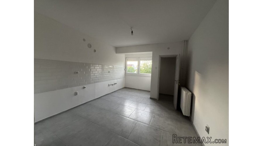 Prodajem kucu u centru Zrenjanina - 3