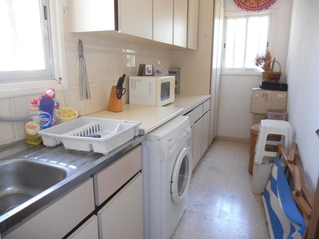 Three bedroom bungalow for rent.. - 2