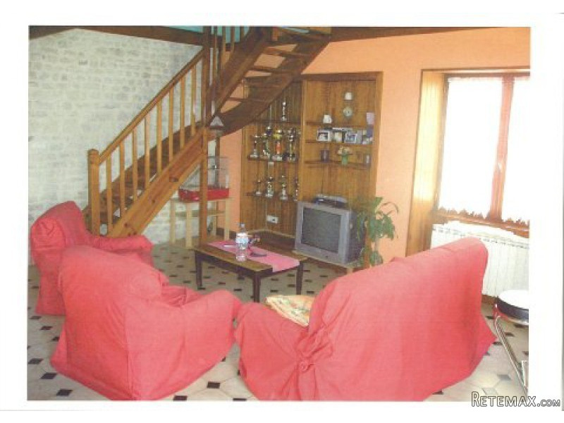 Renovated Stone House Divided Into 3.. - 2