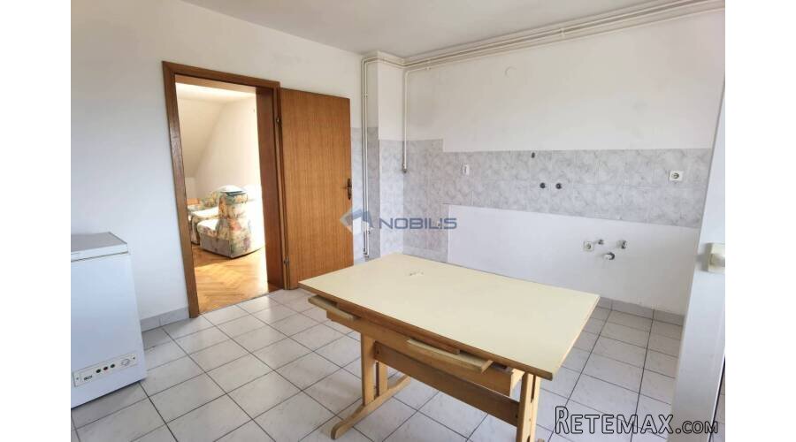 Bjelovar (Centar) 4-sobni stan, 116,75 m2 + 101,33 m2 TAVAN - 11