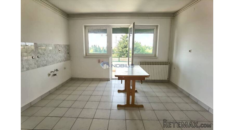 Bjelovar (Centar) 4-sobni stan, 116,75 m2 + 101,33 m2 TAVAN - 13