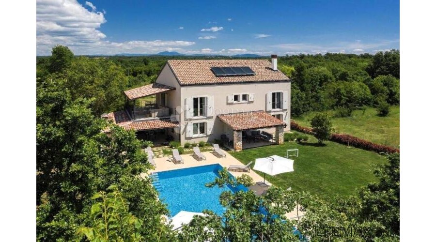 VILLA SA BAZENOM, WELLNESSOM I FITNESSOM NA RUBU SELA