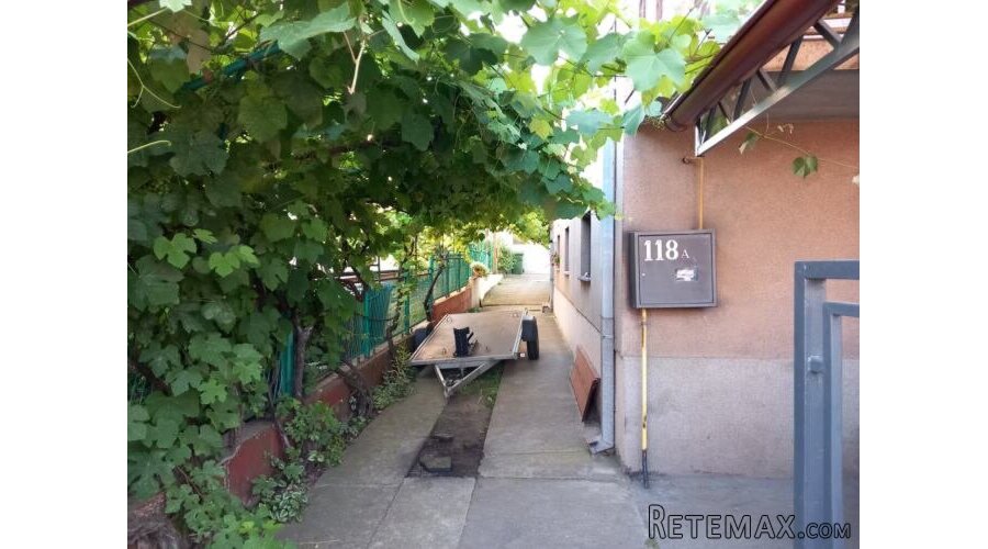 Prodajem kucu u Batajnici - 2