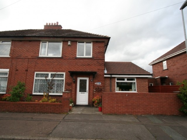 ***deceptively Spacious Well Presented..