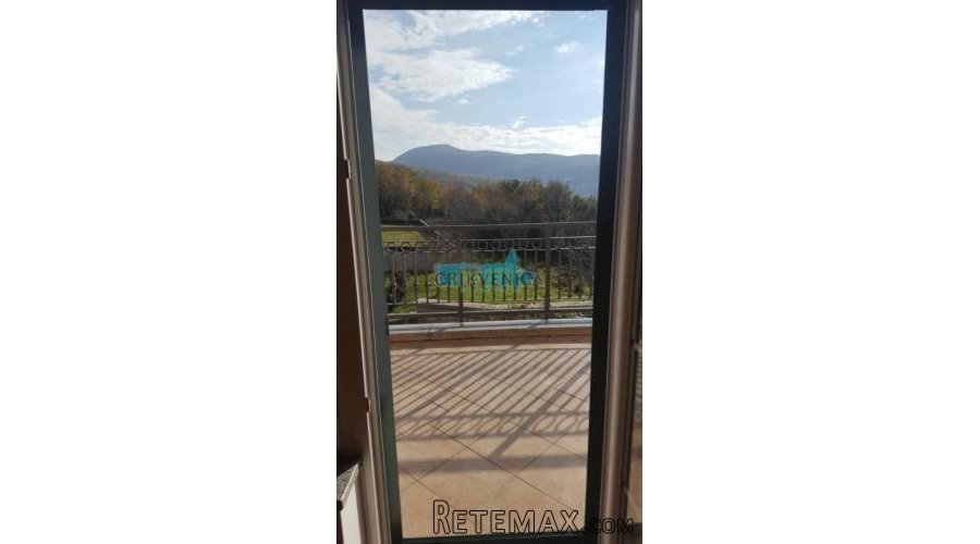 Prekrasna kuća 250m2 Grižane