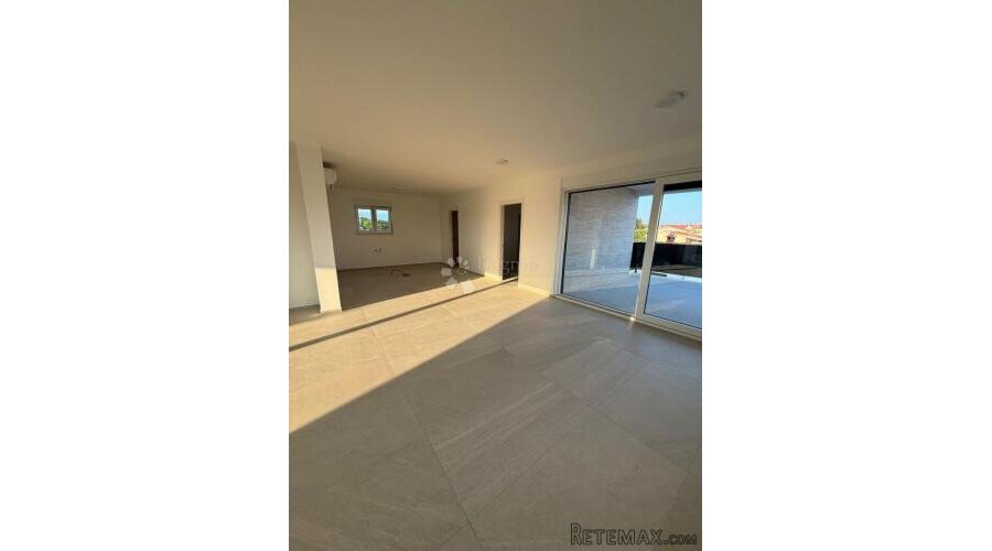 Penthouse - pogled more