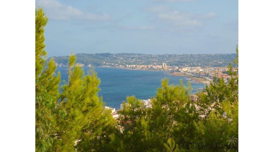 Villa with open views across the bay of Jávea, Costa..