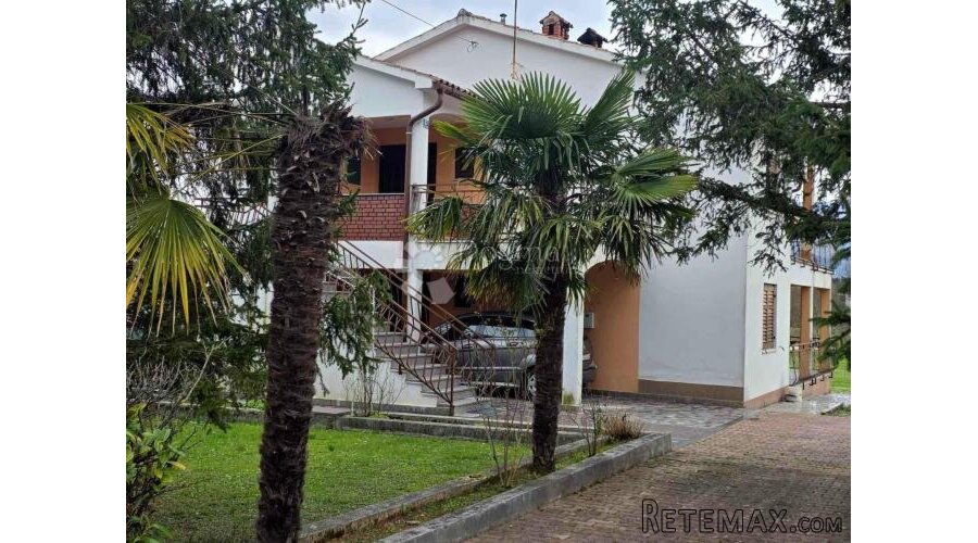 Kuća s dva stana i građevinskom okućnicom 2.500 m2 u okolici - 3