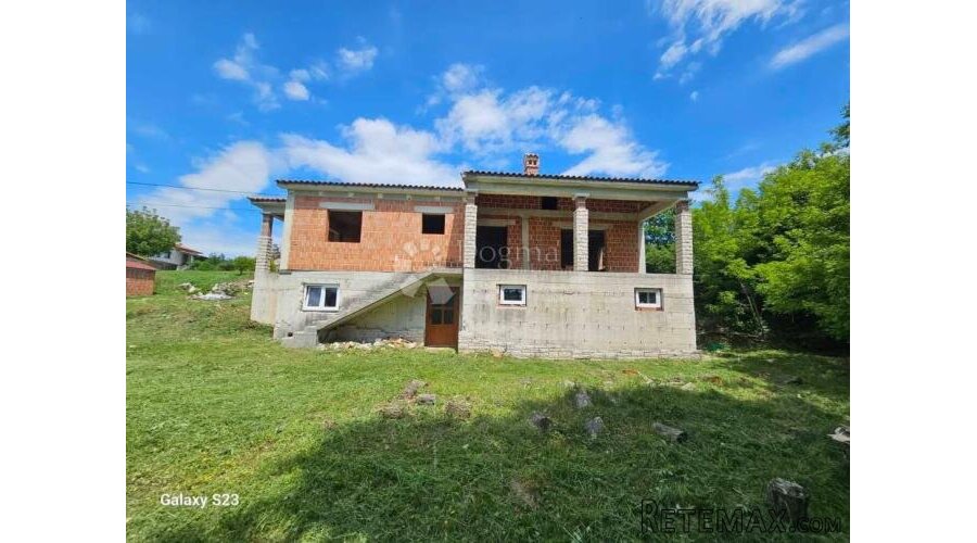 Samostojeća kuća u mirnom selu, okružena prostranom okućnico - 3