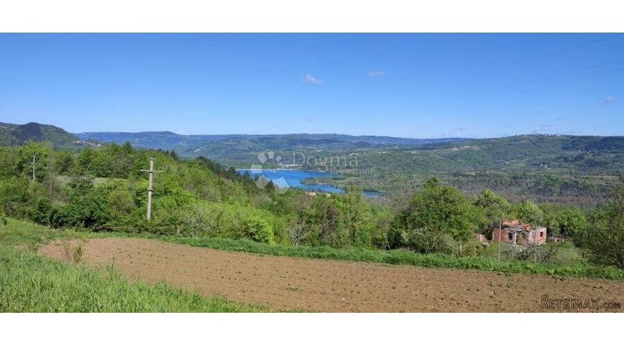 Kršikla - imanje s građevinskim dijelom