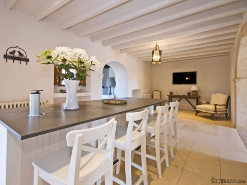 Traditional Country Property With Top.. - 2