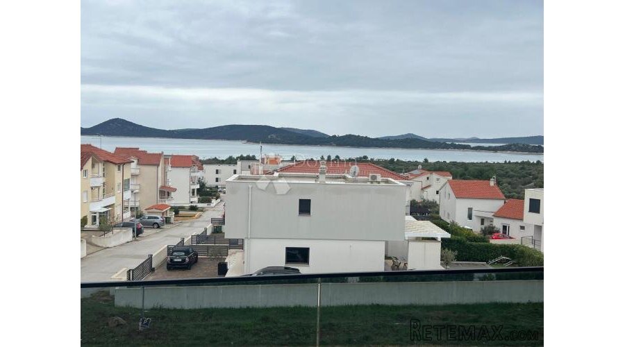 Vodice - luksuzna dvojna kuća sa bazenom i pogledom S2 - 2