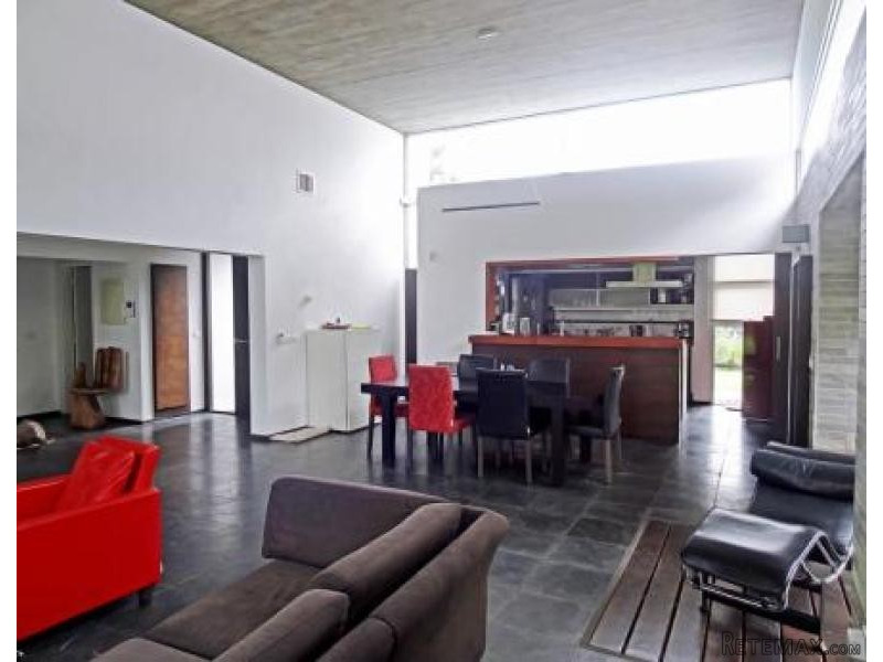 5 Bedroom House - For Rent - San Rafael - 2