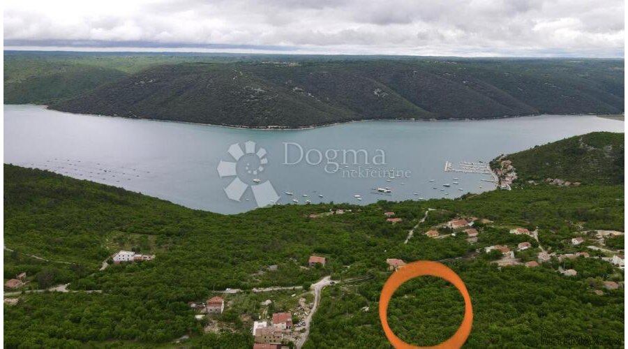 Investicijsko zemljište za više objekata sa pogledom na more