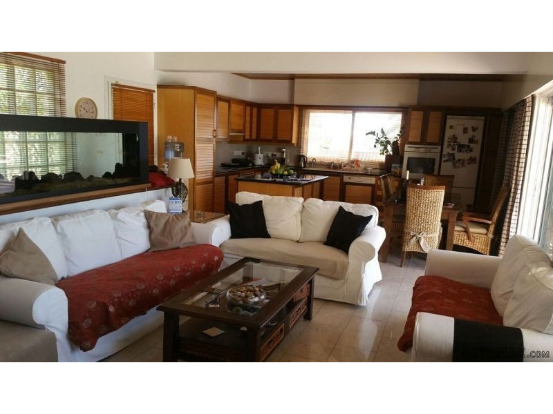 4 Bedroom Villa in Mesovounia - 2