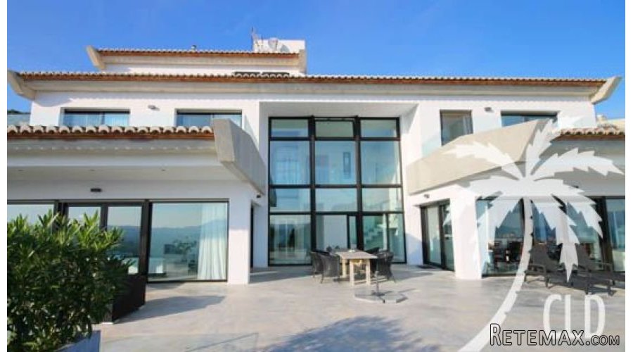 Modern Design Villa with South orientated panoramic views.. - 3