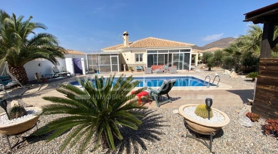 NEW & EXCLUSIVE TO VOSS HOMES - A lovingly presented, 3..