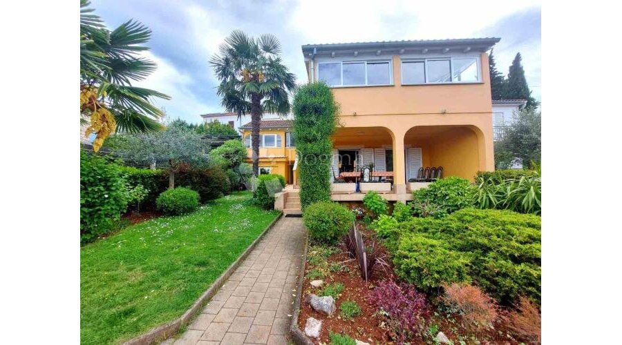 MALINSKA, KUĆA SA 3 APARTMANA 70 M OD MORA