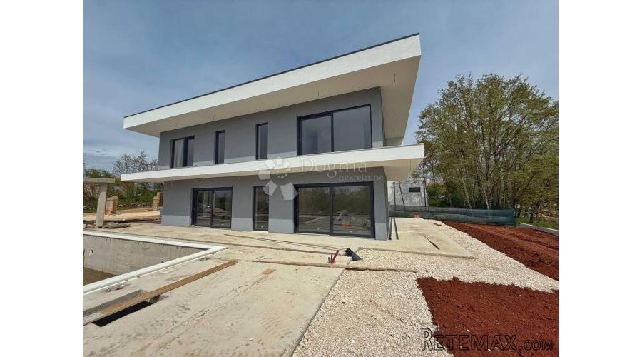 MODERNA NOVA KUĆA S BAZENOM