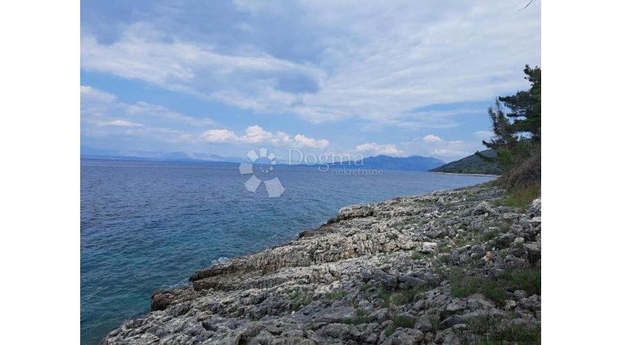 Korčula, poljoprivredno zemljište prvi red do mora
