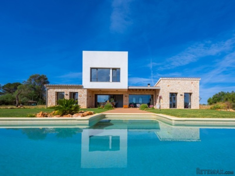 Modern New Built House In Algaida
