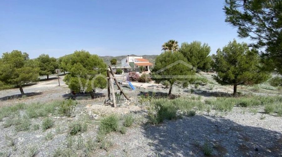NEW & EXCLUSIVE LISTING TO VOSS HOMES - A spacious 169m2, 2.. - 3