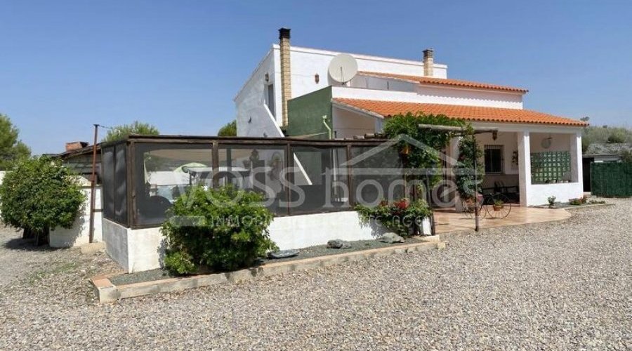 NEW & EXCLUSIVE LISTING TO VOSS HOMES - A spacious 169m2, 2.. - 4