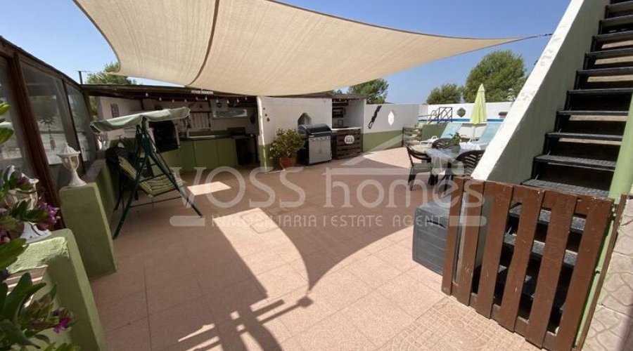 NEW & EXCLUSIVE LISTING TO VOSS HOMES - A spacious 169m2, 2.. - 5
