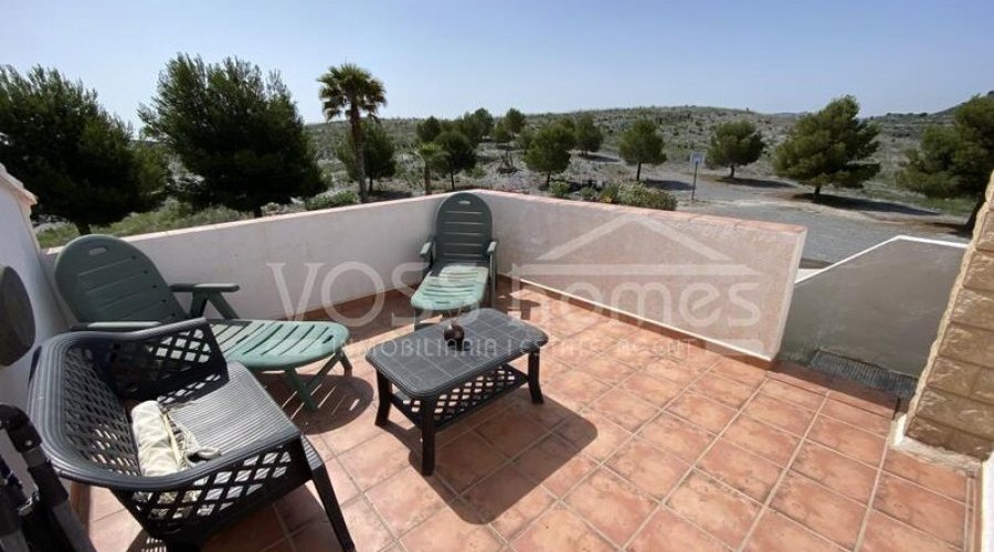 NEW & EXCLUSIVE LISTING TO VOSS HOMES - A spacious 169m2, 2.. - 8