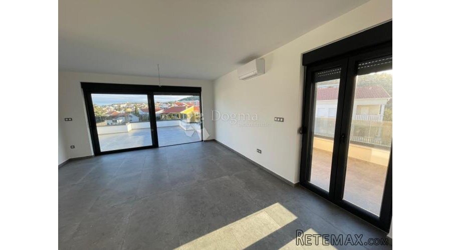 PENTHOUSE S PANORAMSKIM POGLEDOM NA MORE – 350 m OD PLAŽE - 2