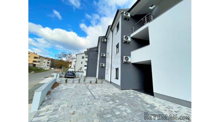 Prekrasan apartman u novogradnji s vrtom! - 3