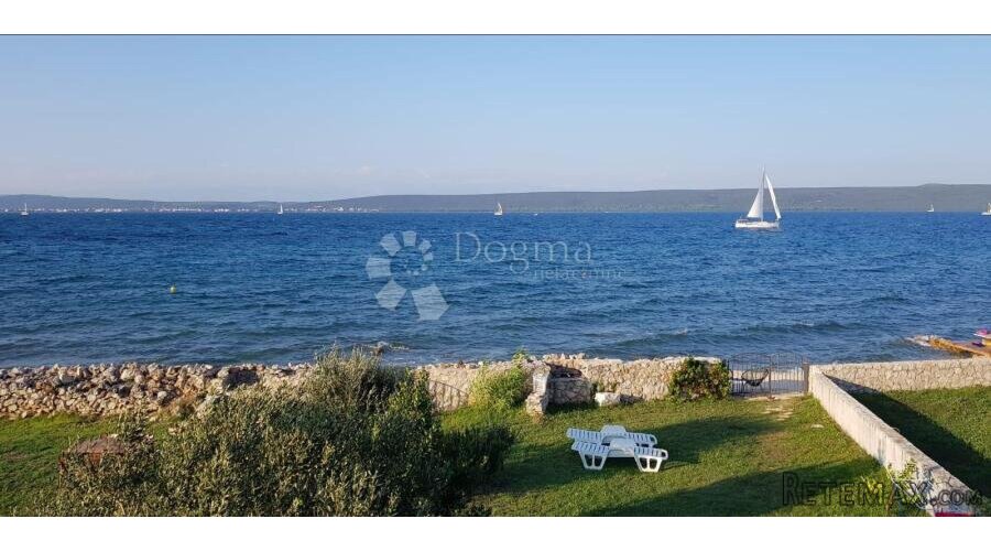 Otok Pašman, kuća sa 2 odvojena apartmana, 1.red do mora - 2