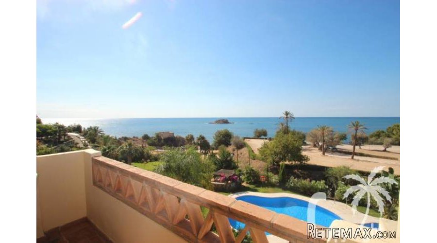 This seafront property is a perfect place to live..