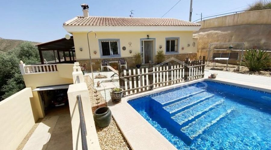 NEW LISTING TO VOSS HOMES - A lovingly maintained &.. - 2