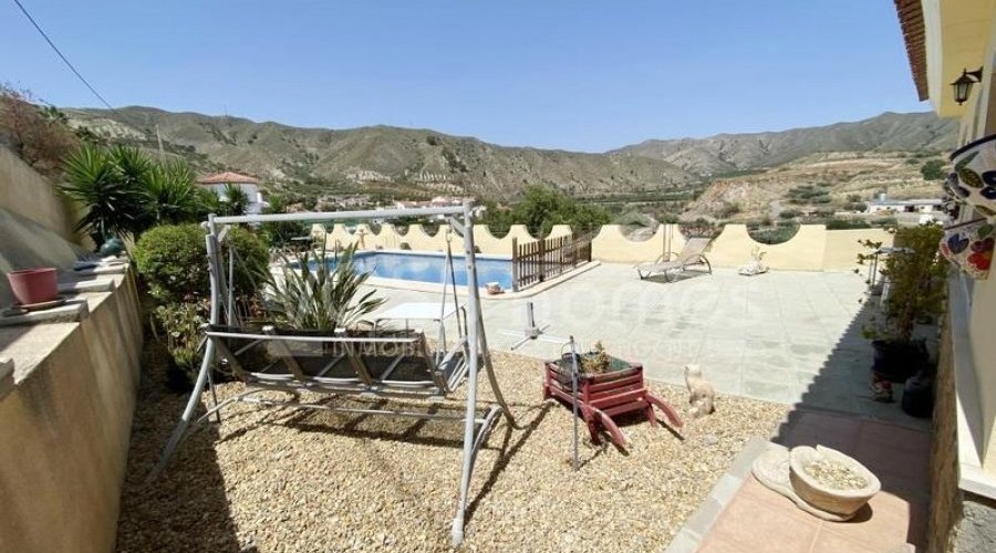 NEW LISTING TO VOSS HOMES - A lovingly maintained &.. - 3