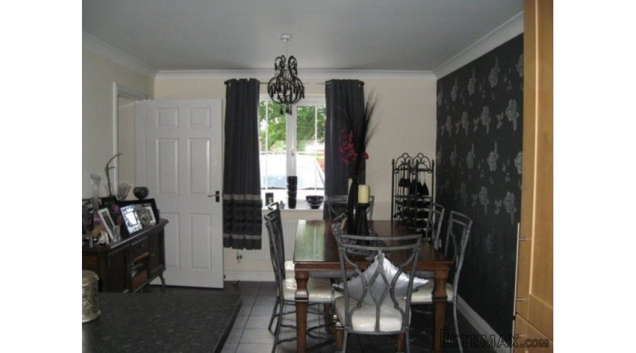 4 Bed Detached House - 2